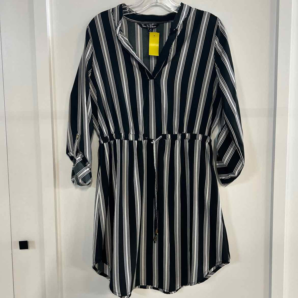 Time To Bloom Size M Black Preloved Dress