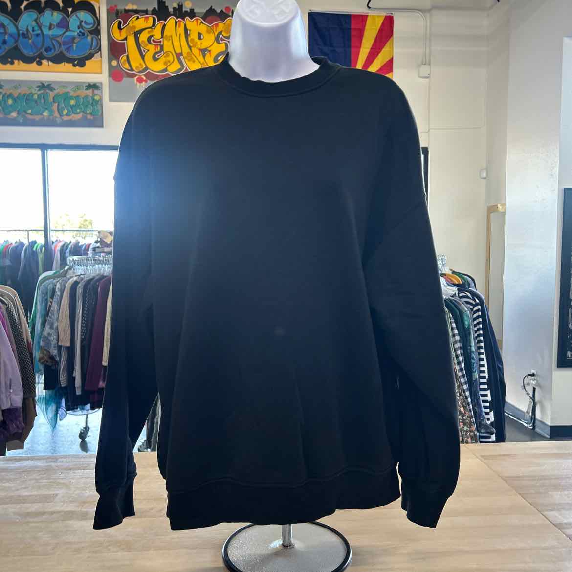 Divided Size S Black Preloved Long Sleeve