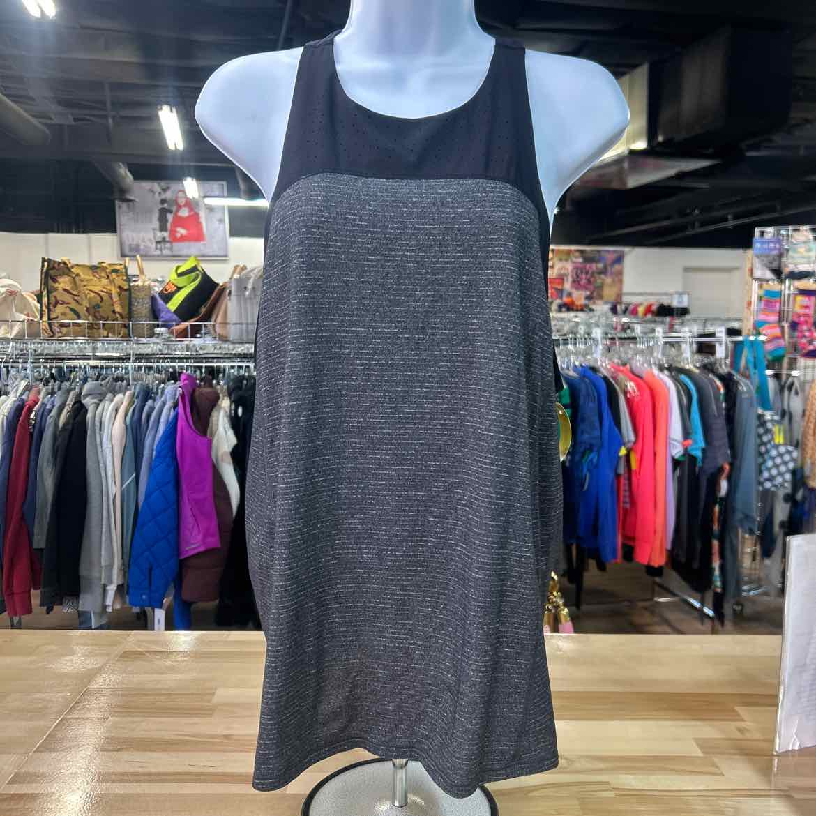 LuluLemon Size M/L Gray Preloved Athletic Tank
