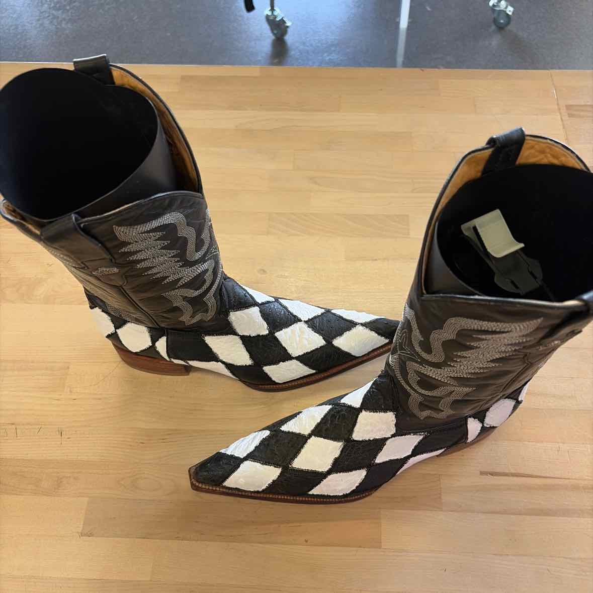 Pistolero Size 9.5 Black White MENS Boots