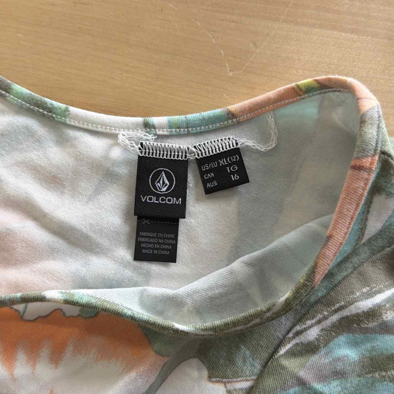 Volcom Size XL Green New Knit Top