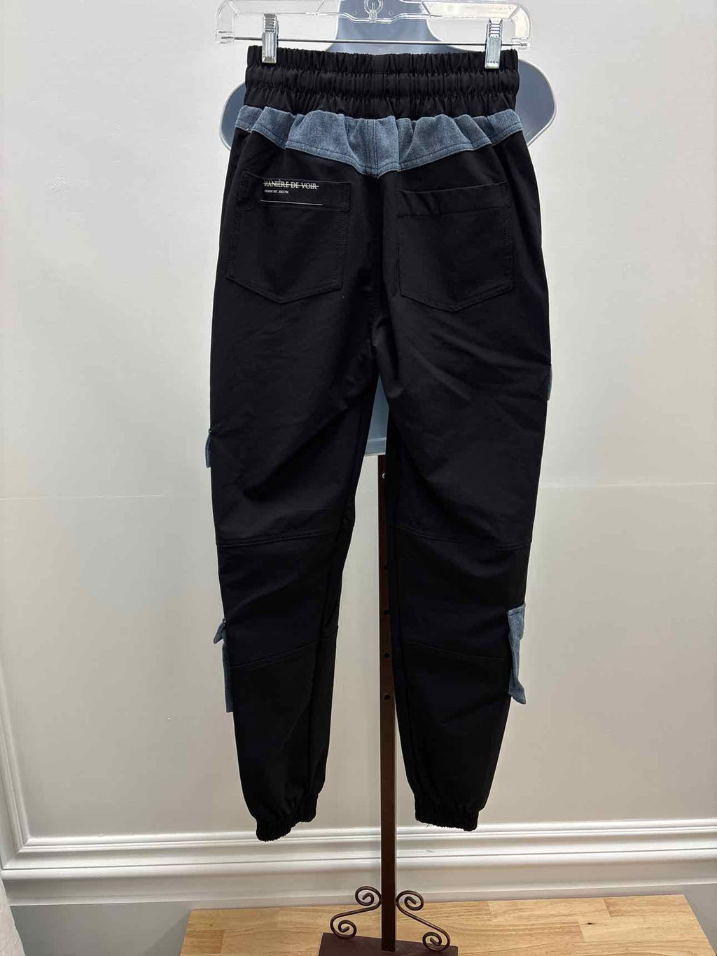 Size 6 Black Preloved Cargo