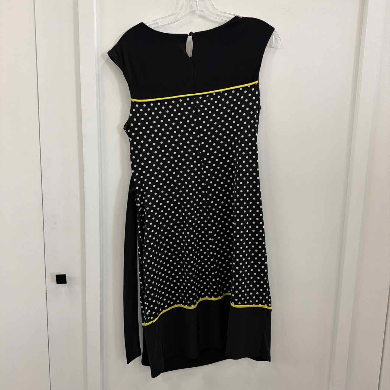 R&K Size M Black/White Preloved Dress