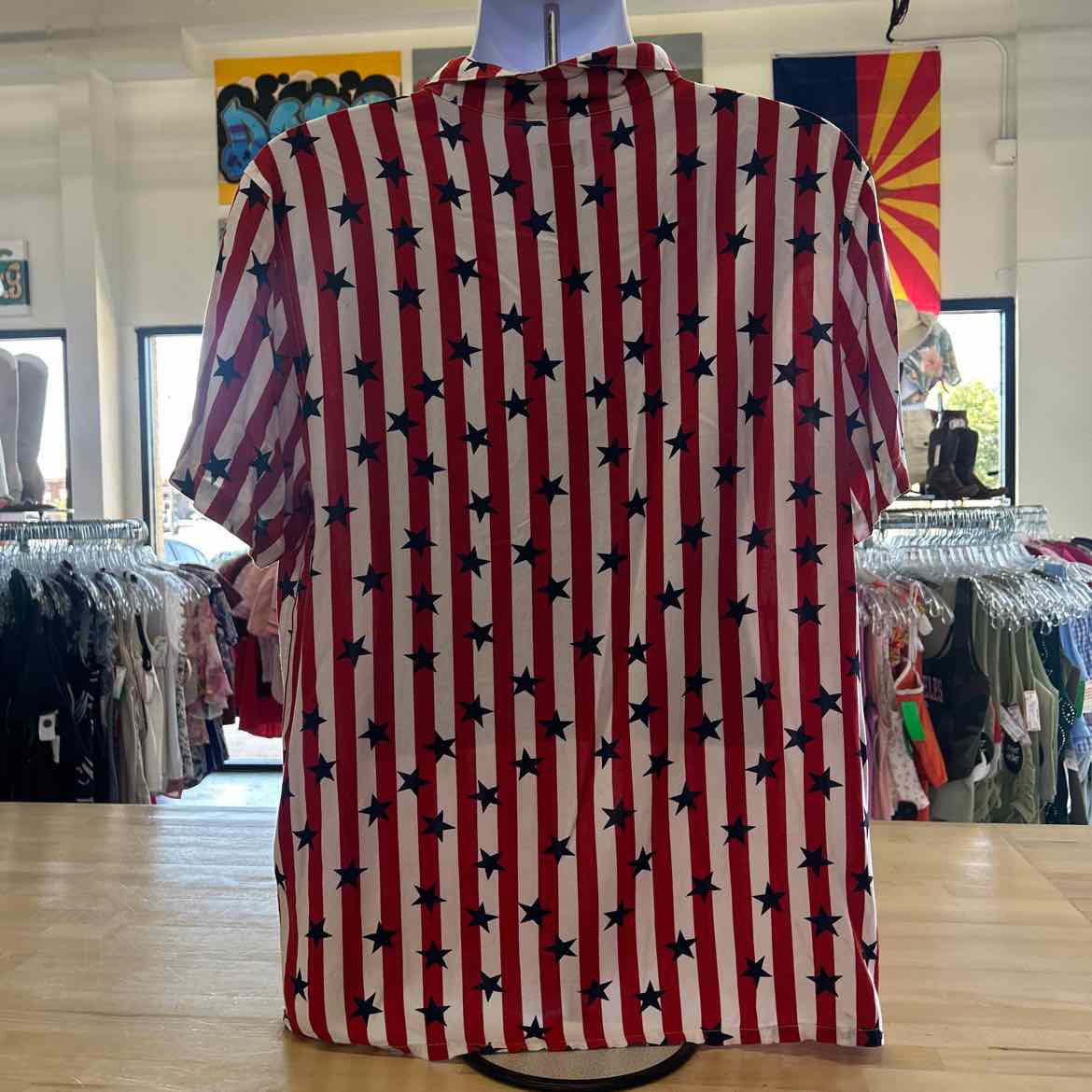 Home Free Size L Red White Blue Preloved MENS Button Down Shirt