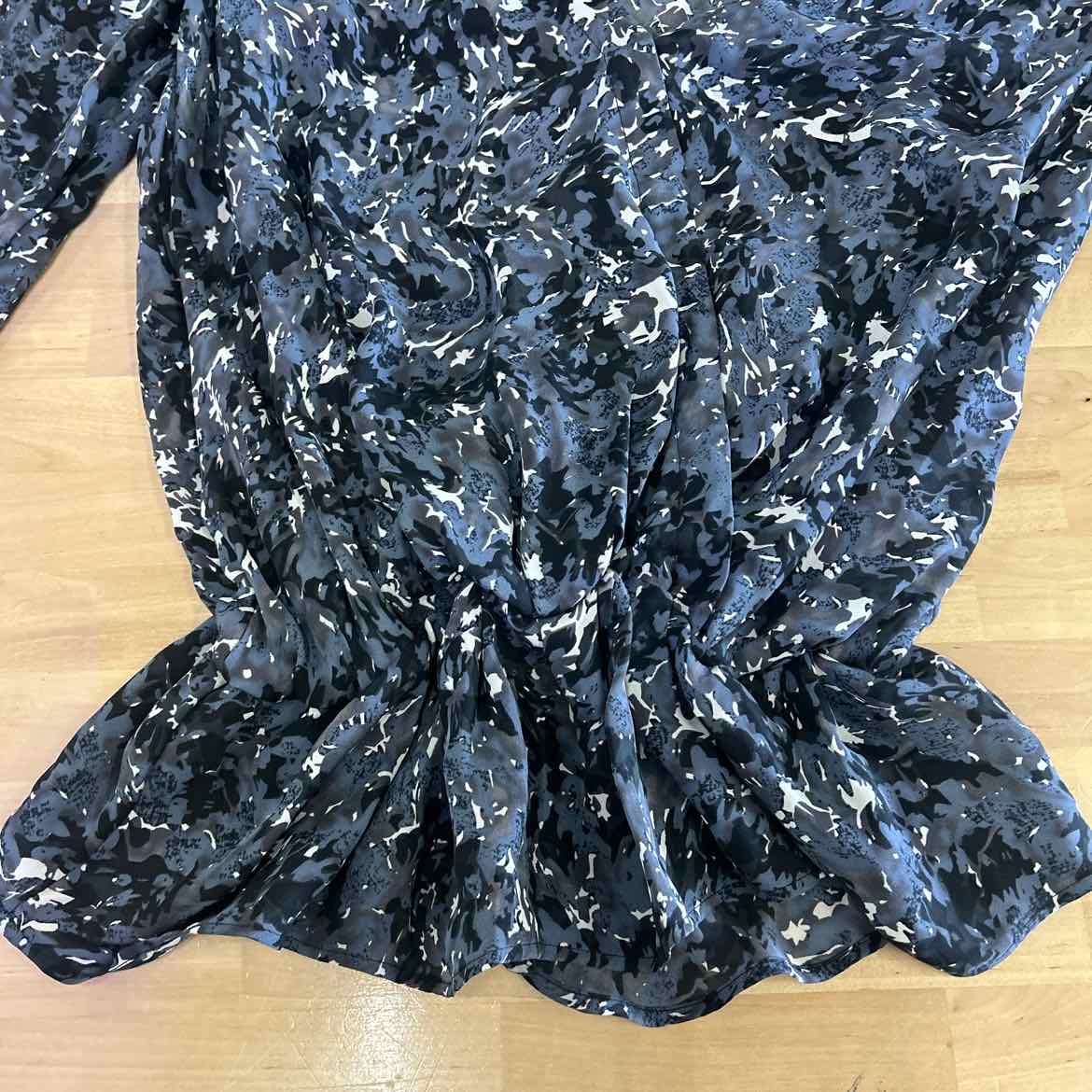 Joie Size XS Black Preloved Blouse LS