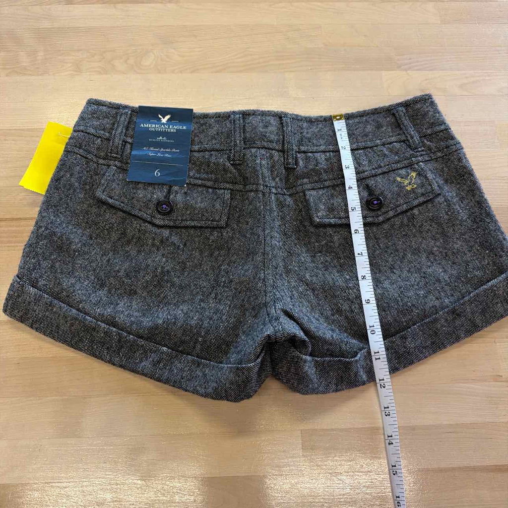 America and Beyond Size 6 Gray Shorts
