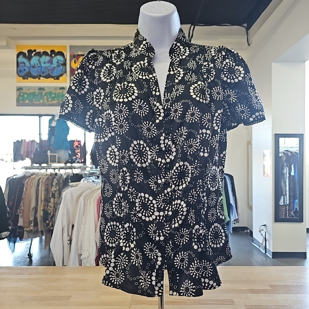Violet & Claire Size PM BLACK & WHITE Used Blouse