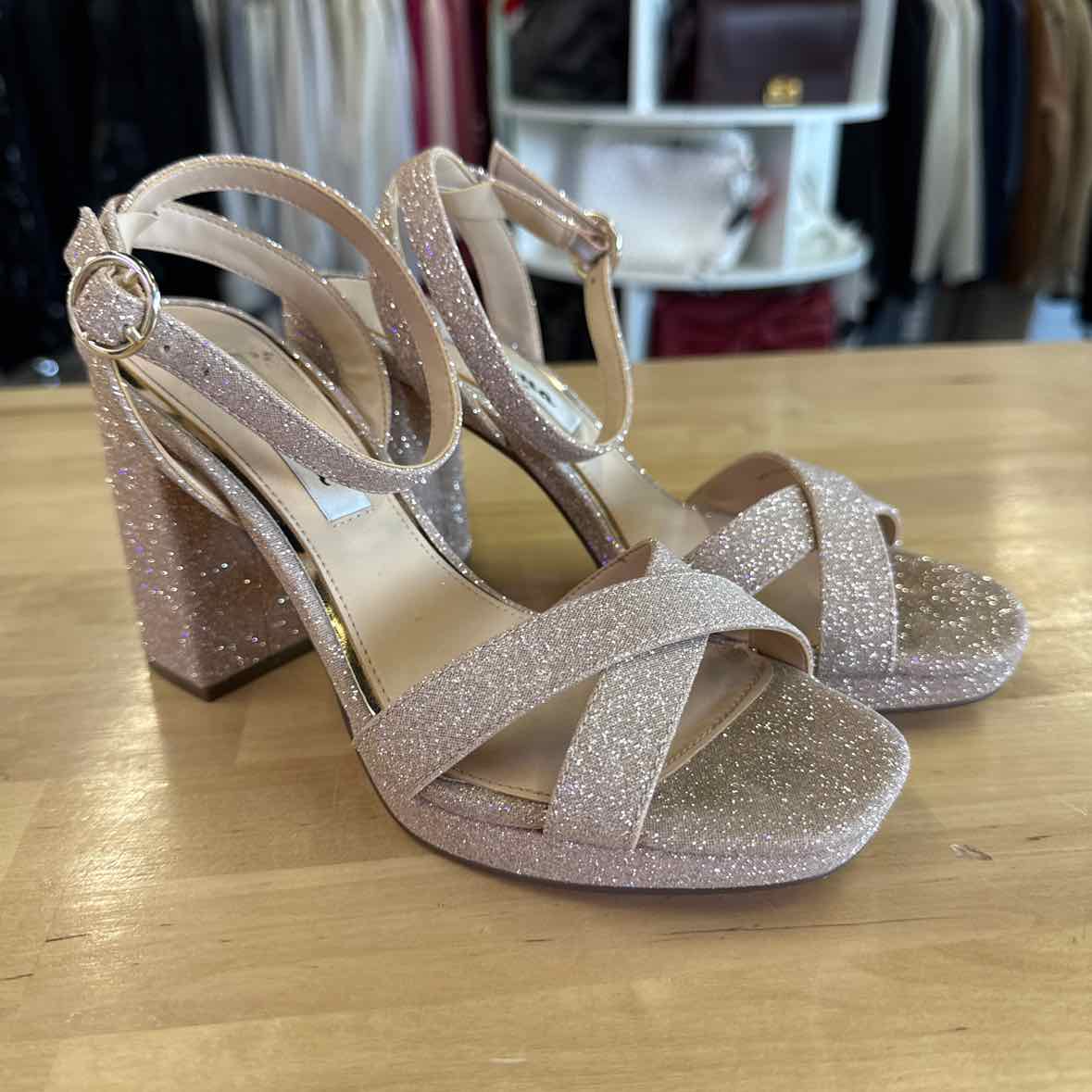 Nina Size 6 Rose Gold Glitter Preloved Heeled Sandals