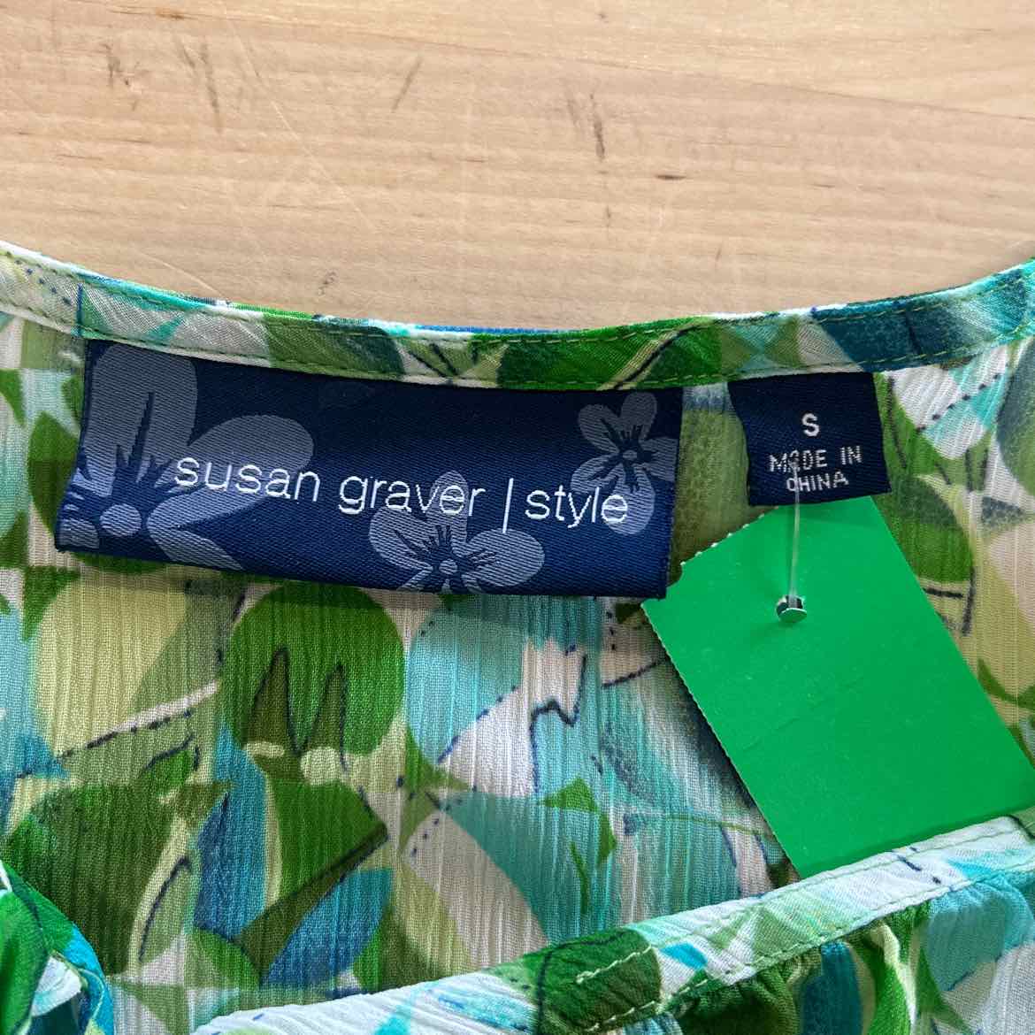 Susan Graver Size S Green Polyester Preloved Blouse SS