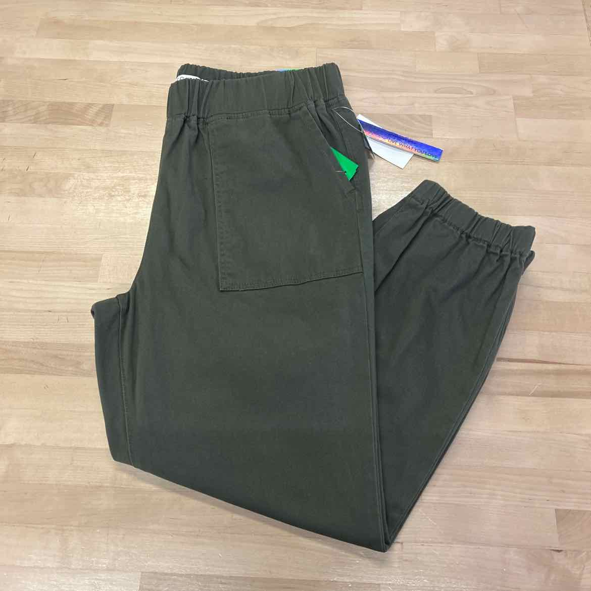 TINSELTOWN Size XL Green Pants