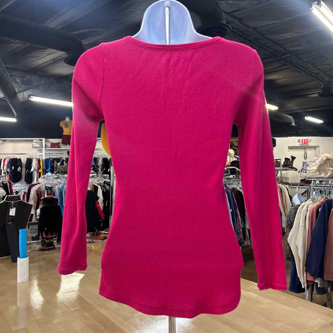 AERO Size S Pink Preloved Longsleeve