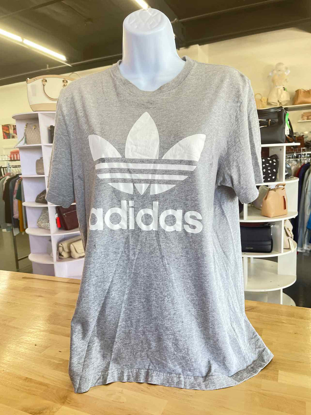 Adidas Size M Gray Preloved T-Shirt SS