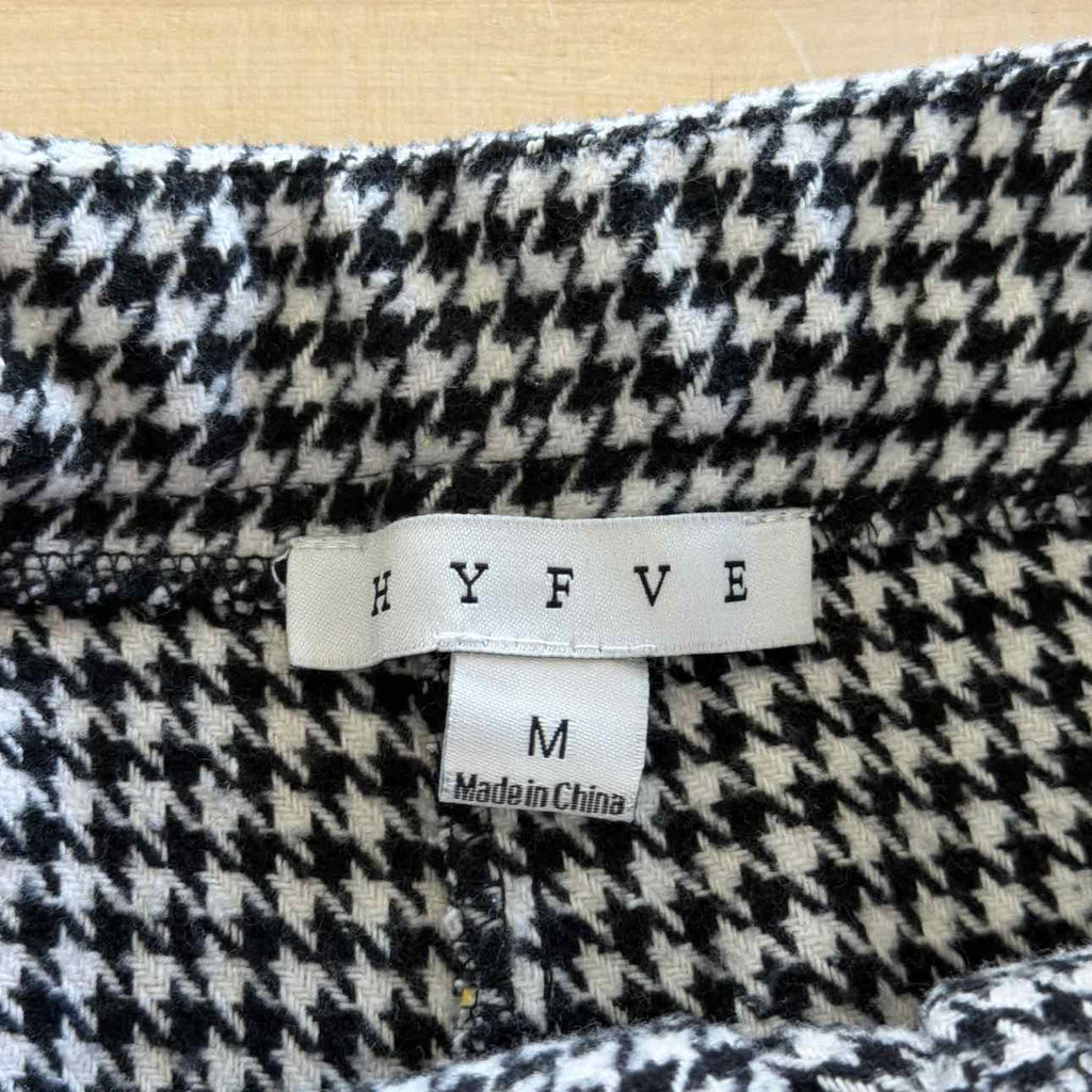 Hyfve Women Size M BLACK & WHITE Preloved Shorts