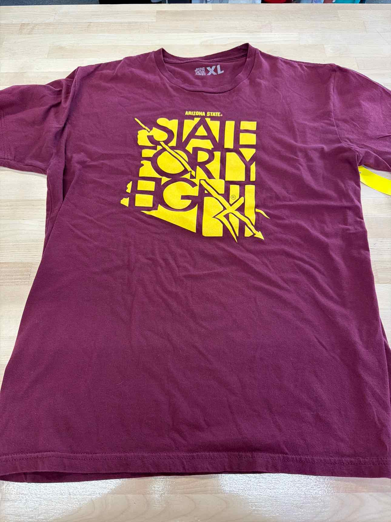 State Forty Eight Size XL Burgandy T-shirt