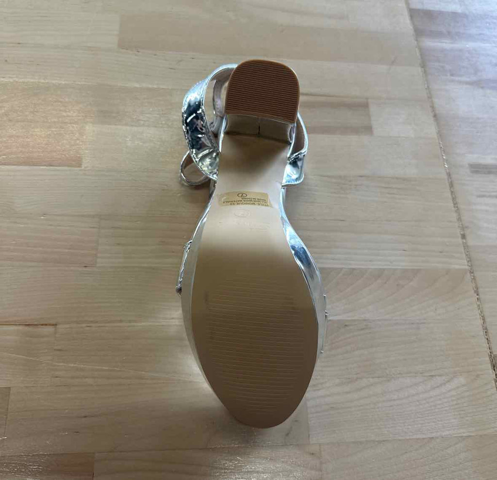 Forever Shoe Size 6.5 Silver Heels