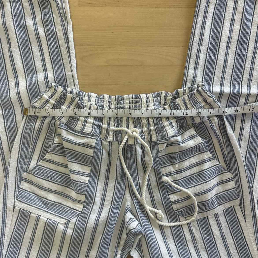 Roxy Size M Blue & White Preloved Lounge