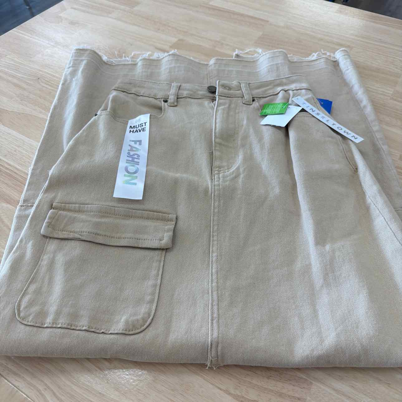 TINSELTOWN Size 0 Maxi Cargo Skirt - Buff Nude