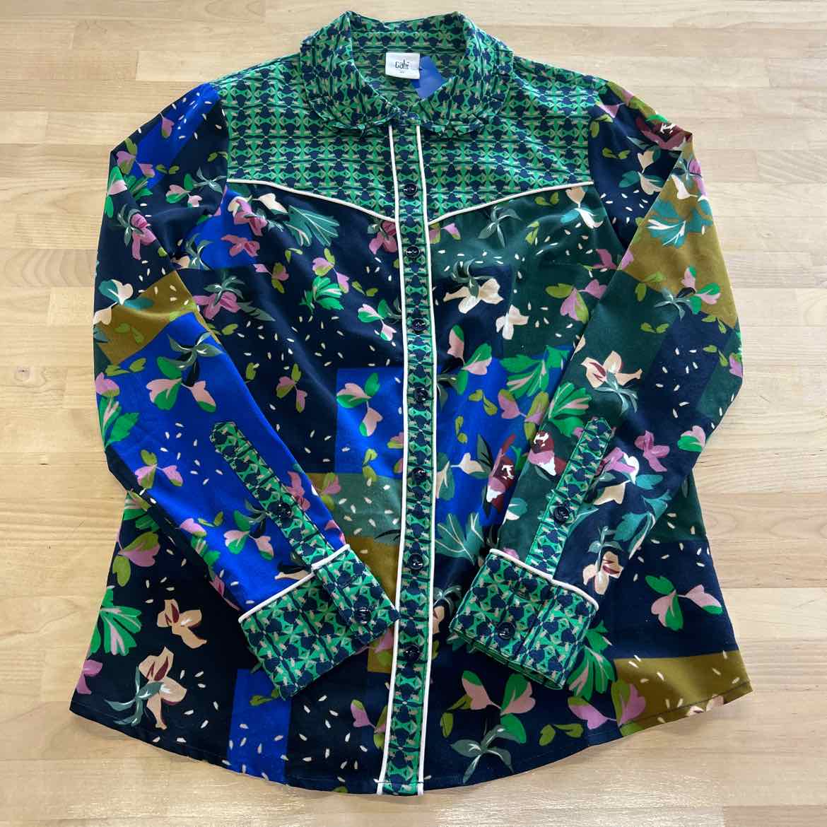 Cabi Size XS Multi Color Button Down Shirt