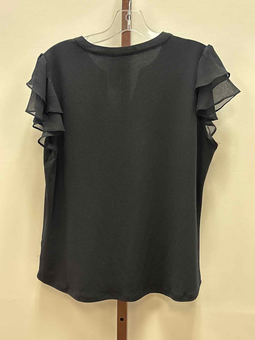 Adrianna Papell Size M Black Shirt