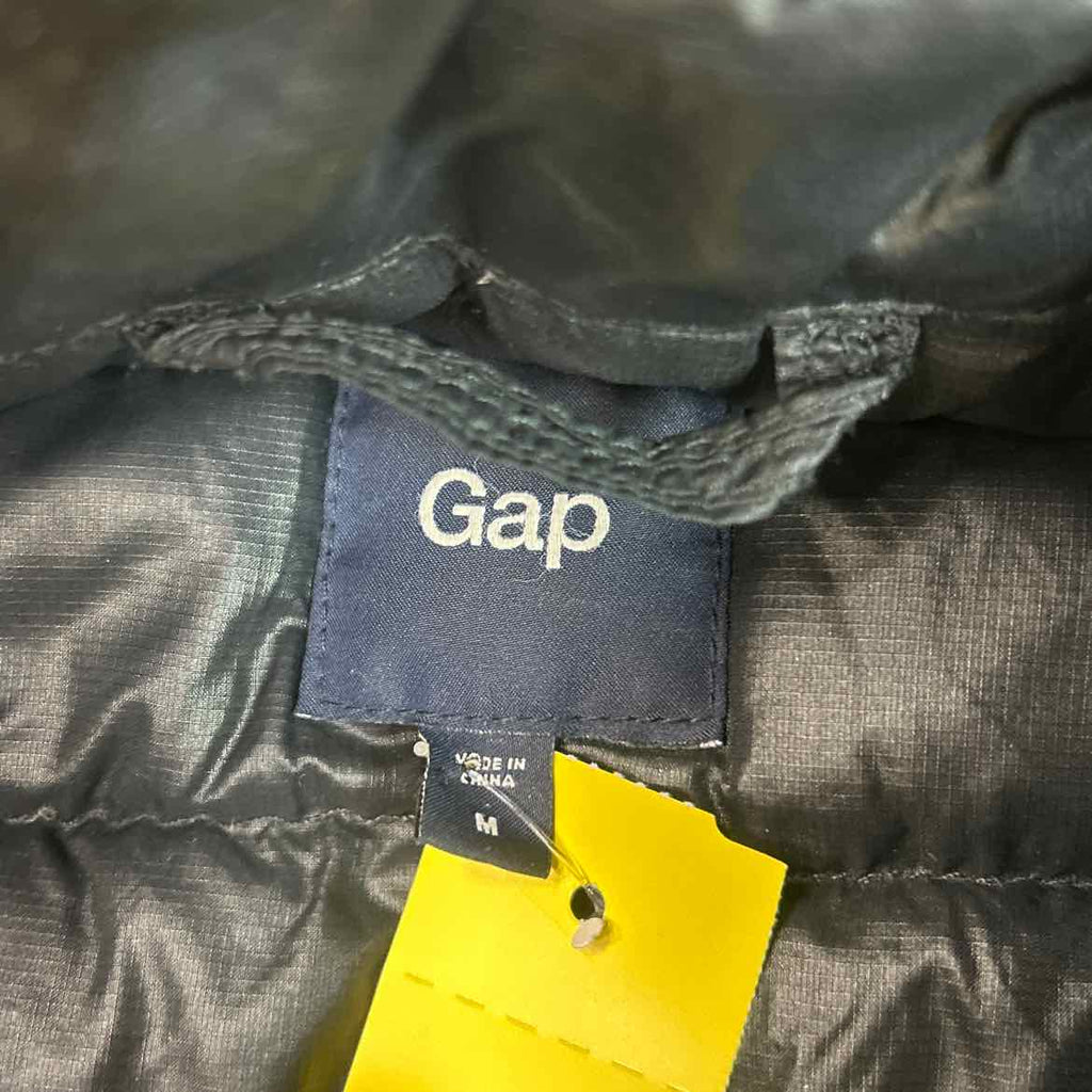 Gap Size M Black Preloved Vest