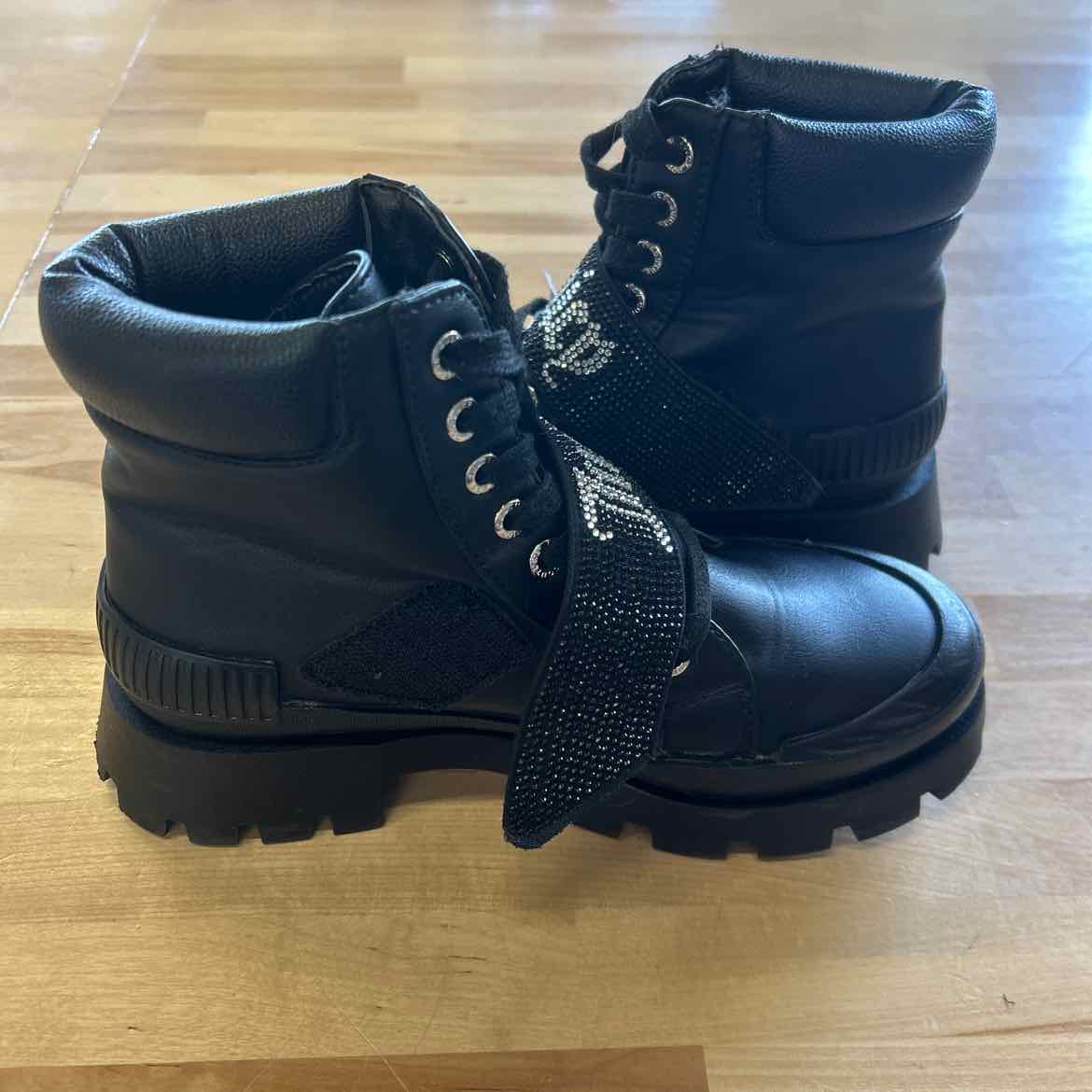 Juicy Couture Size 7 Black Preloved Boots