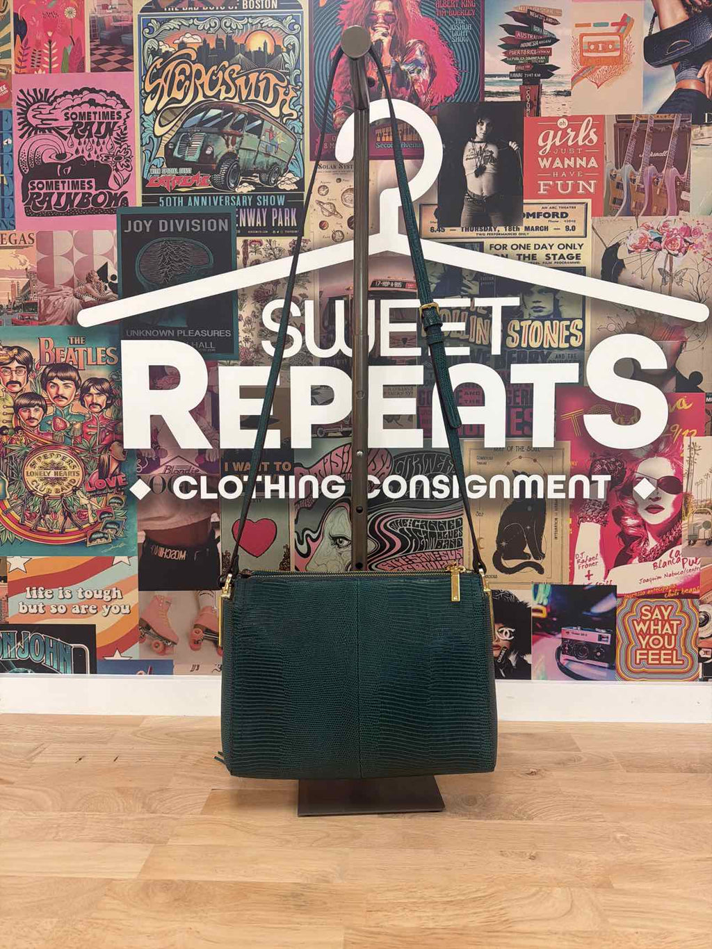 G.I.L.I Green Leather Crossbody