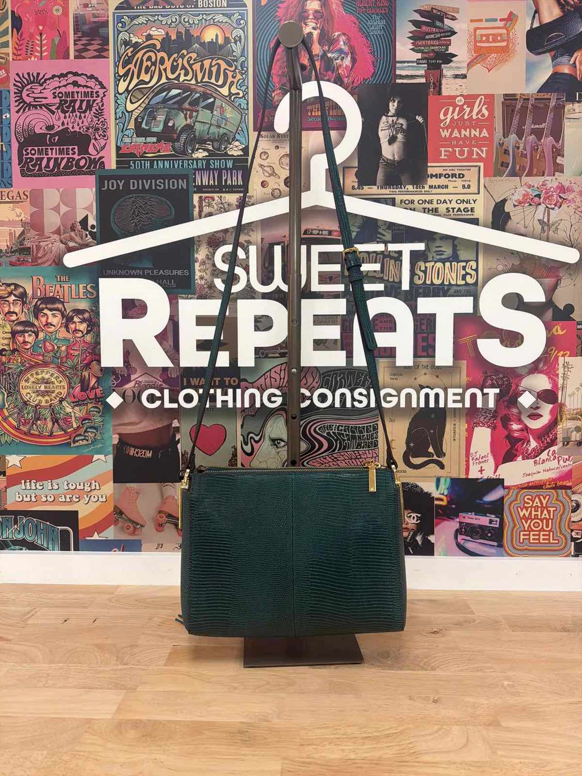 G.I.L.I Green Leather Crossbody