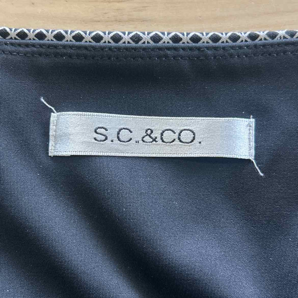 S.C. & Co. Size S Black White Preloved Skirt