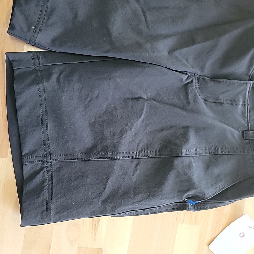 Athleta Size 4 Black Athletic Shorts