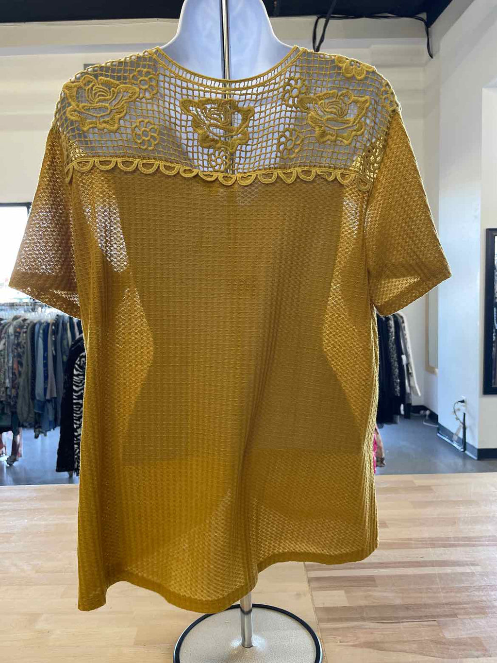 Davi & Dani Size S Yellow Blouse