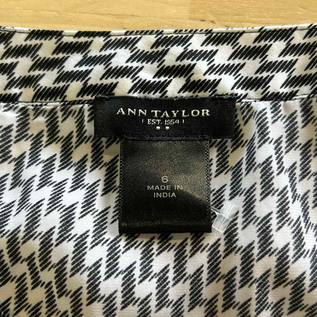Ann Taylor Size 6 Black White Preloved Blouse LS