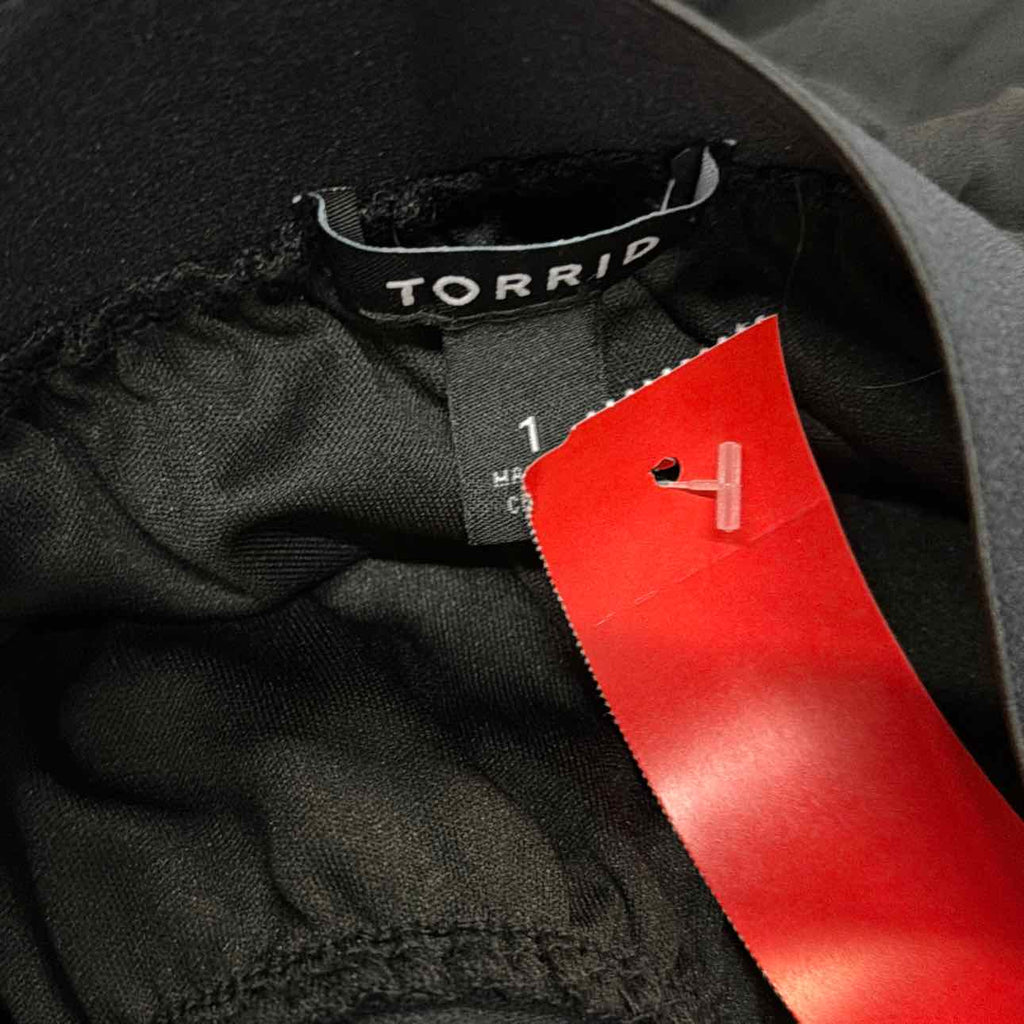 Torrid Size 1X Black Used Skirt