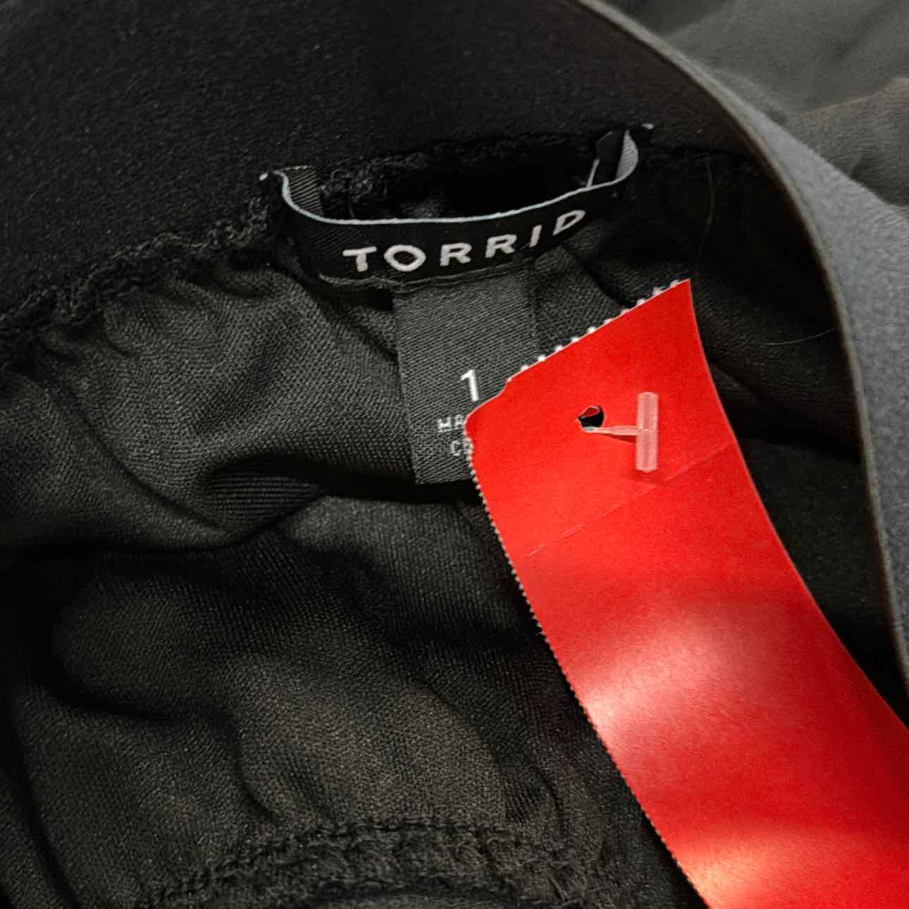 Torrid Size 1X Black Used Skirt