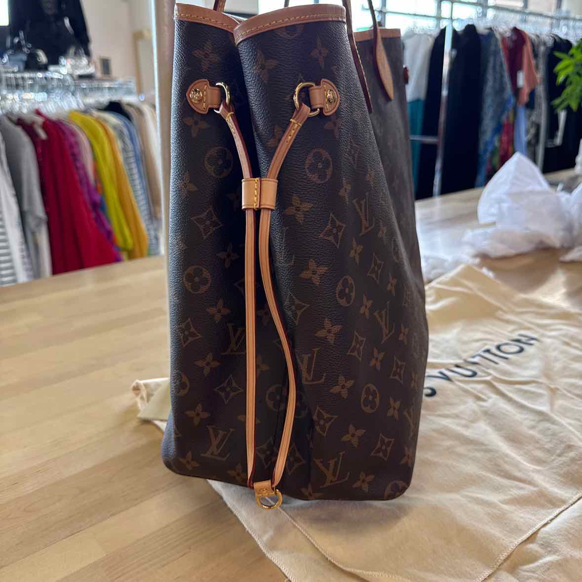 Louis Vuitton Neverfull GM Tote wth Rare Pink interior Pre-Owned