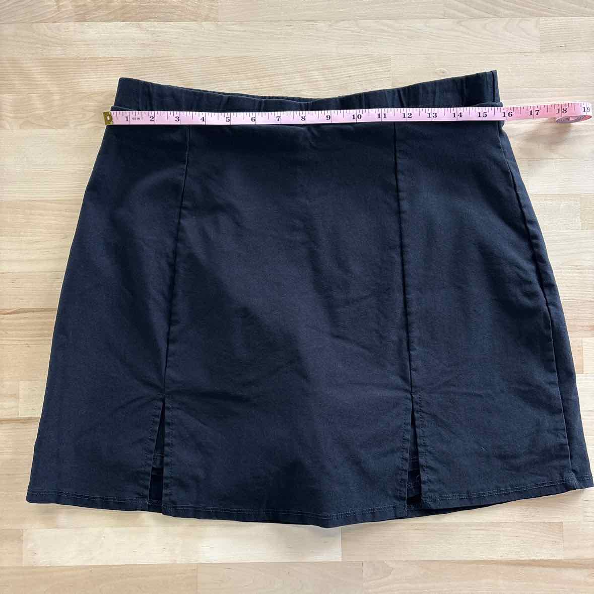 Zenobia Size XL Black Skorts