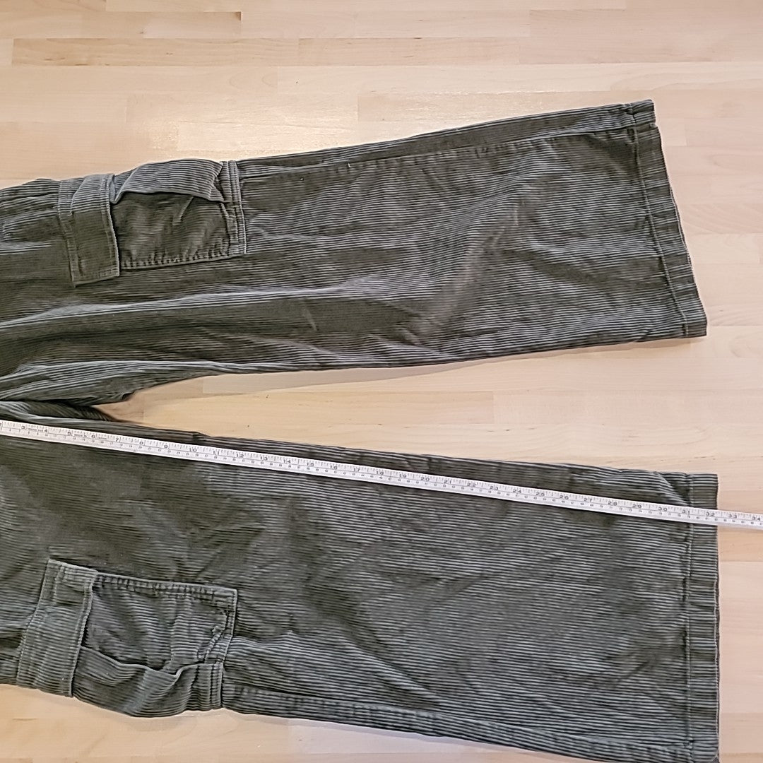 tinceltown Size 15 Cotton Corduroy Low-Rise Cargo Jeans - Green