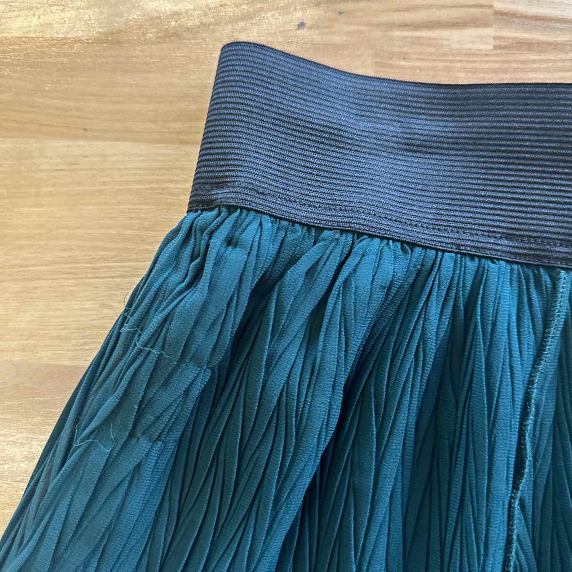 NastyGal Size M Green Skirt