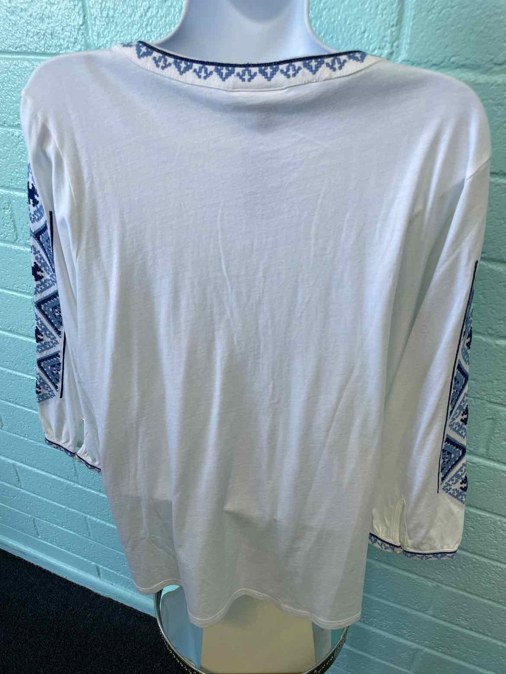 J Jill Size M White and Blue T-shirt