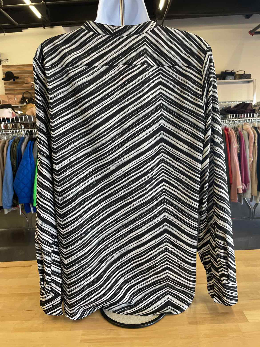 Calvin Klein Size M Black White Button Down Shirt