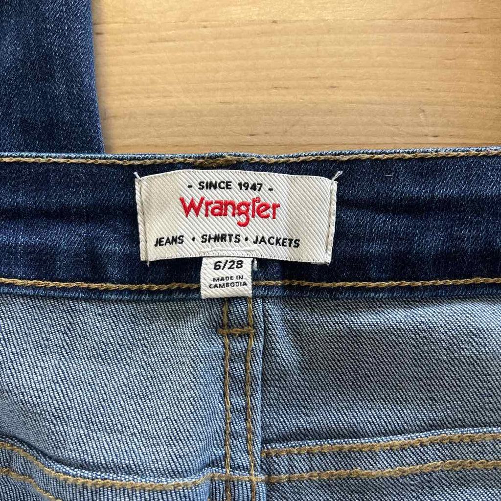 Wrangler Size 6 Blue Denim Preloved Jeans