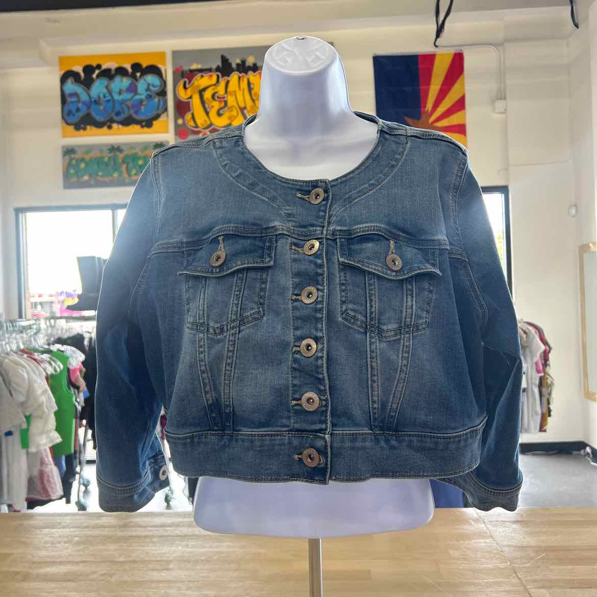 Torrid Size L Blue Denim Preloved Jacket