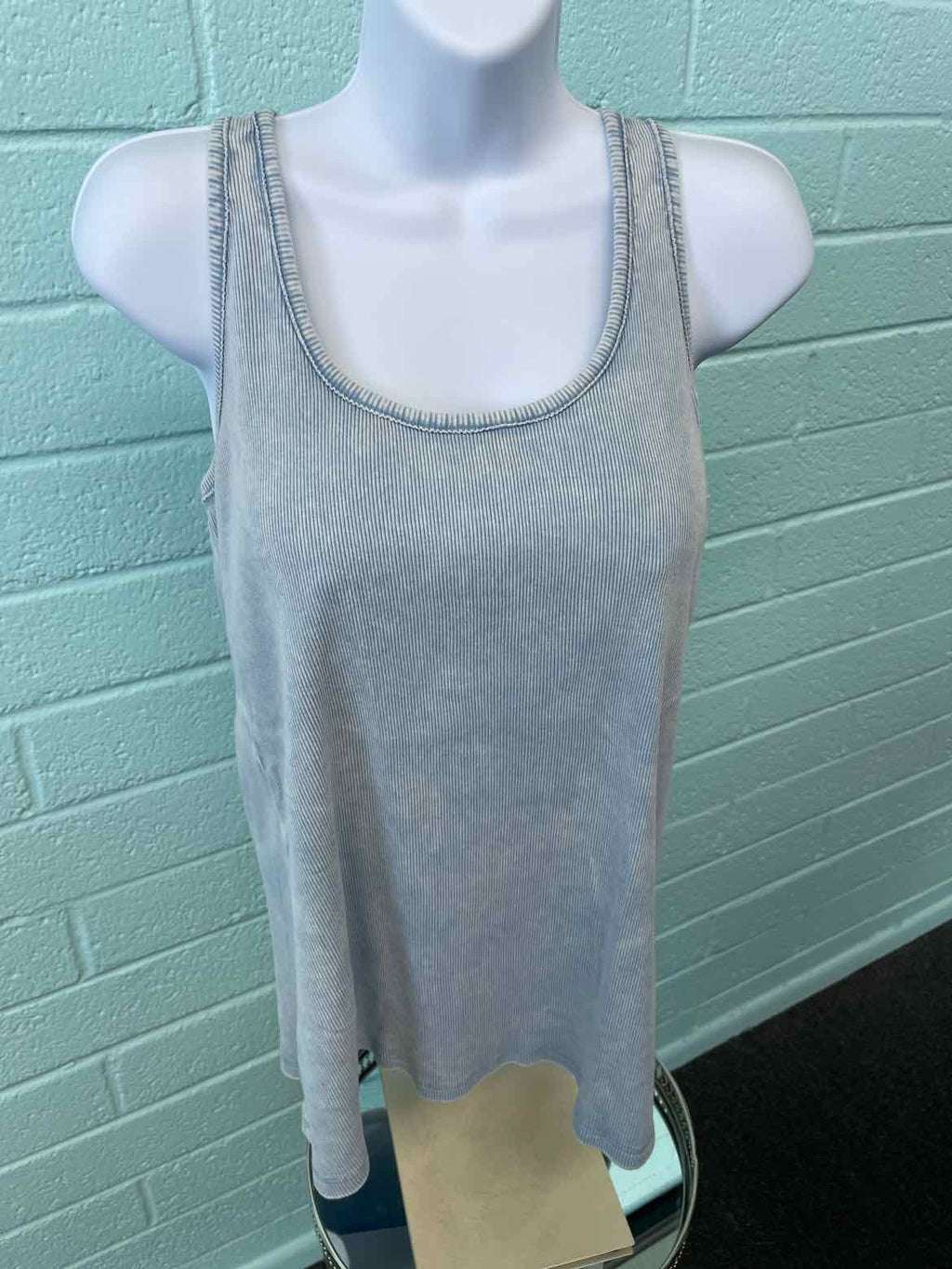 Peace Love World Size XS Powder Blue Tank
