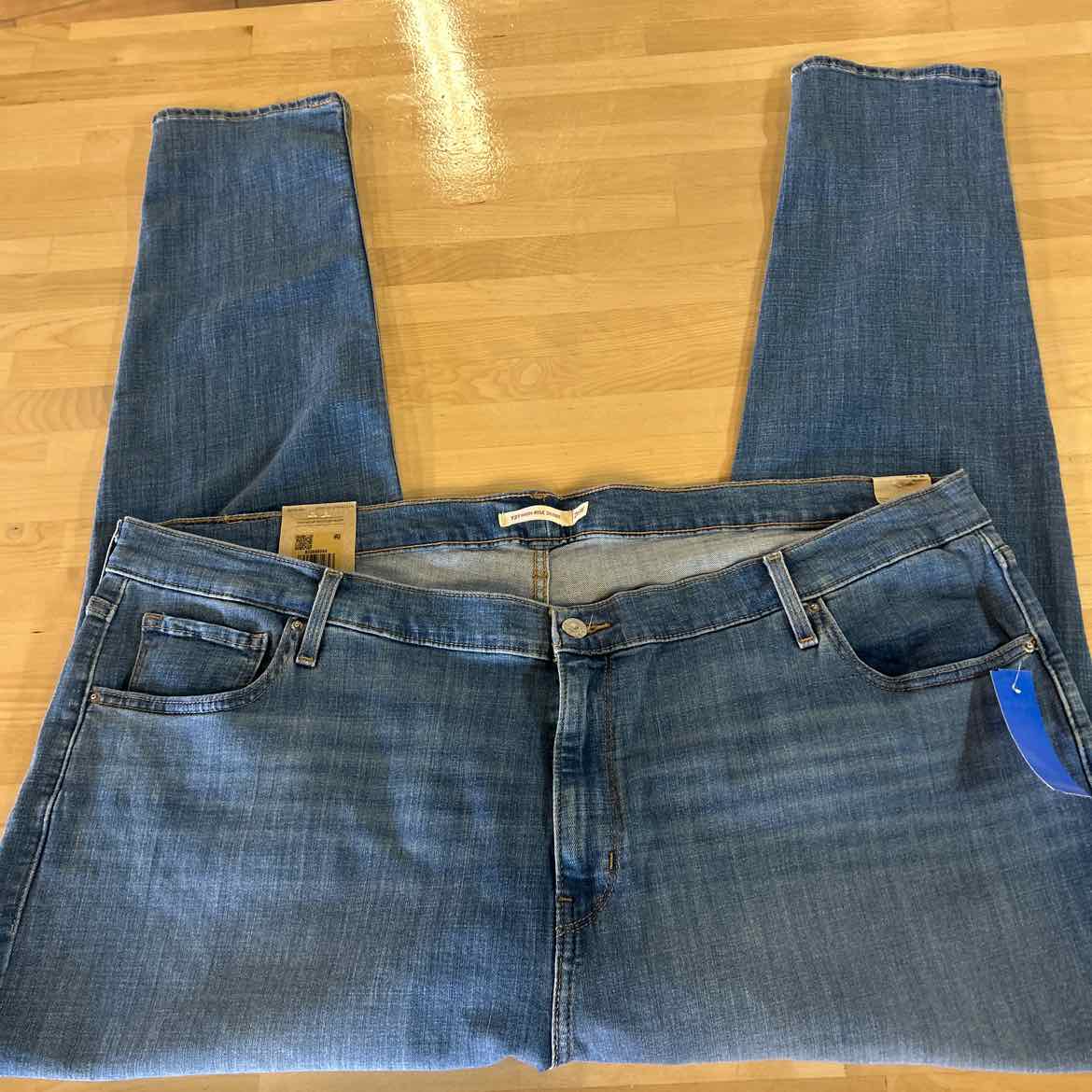 Levi's Size 26W Levi's 721 High Rise Skinny Women's Jeans - Dark Wash