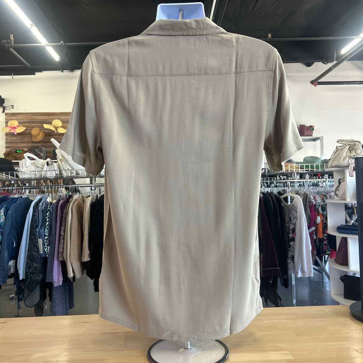 DKNY Size S Tan New MENS Button Down Shirt