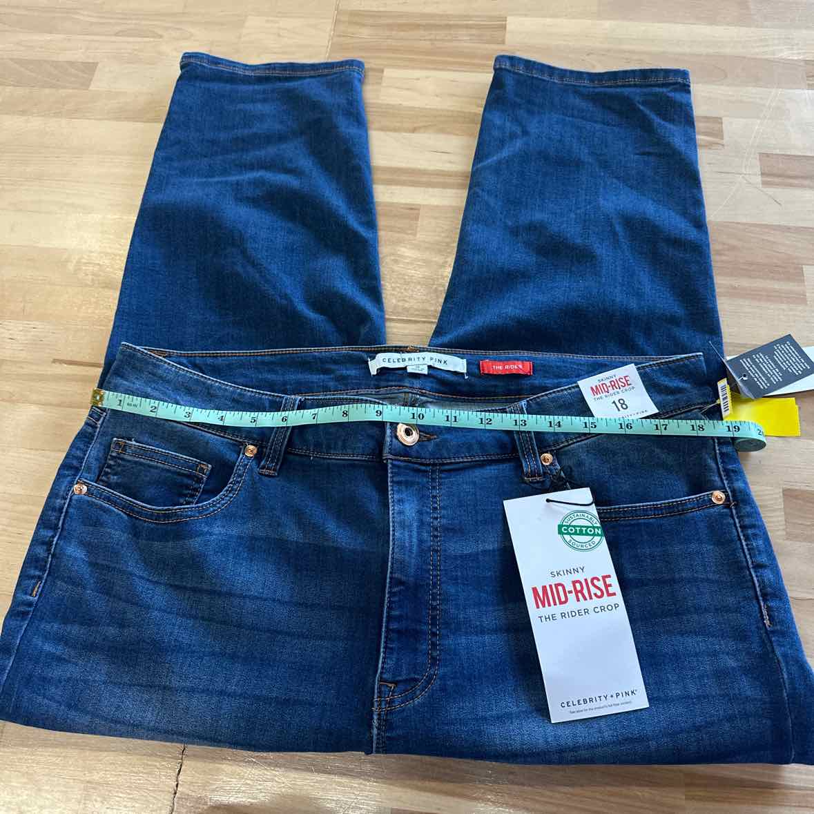 Celebrity pink Size 18 Pink Trendy Plus Size Cropped Skinny Jeans - Makaha
