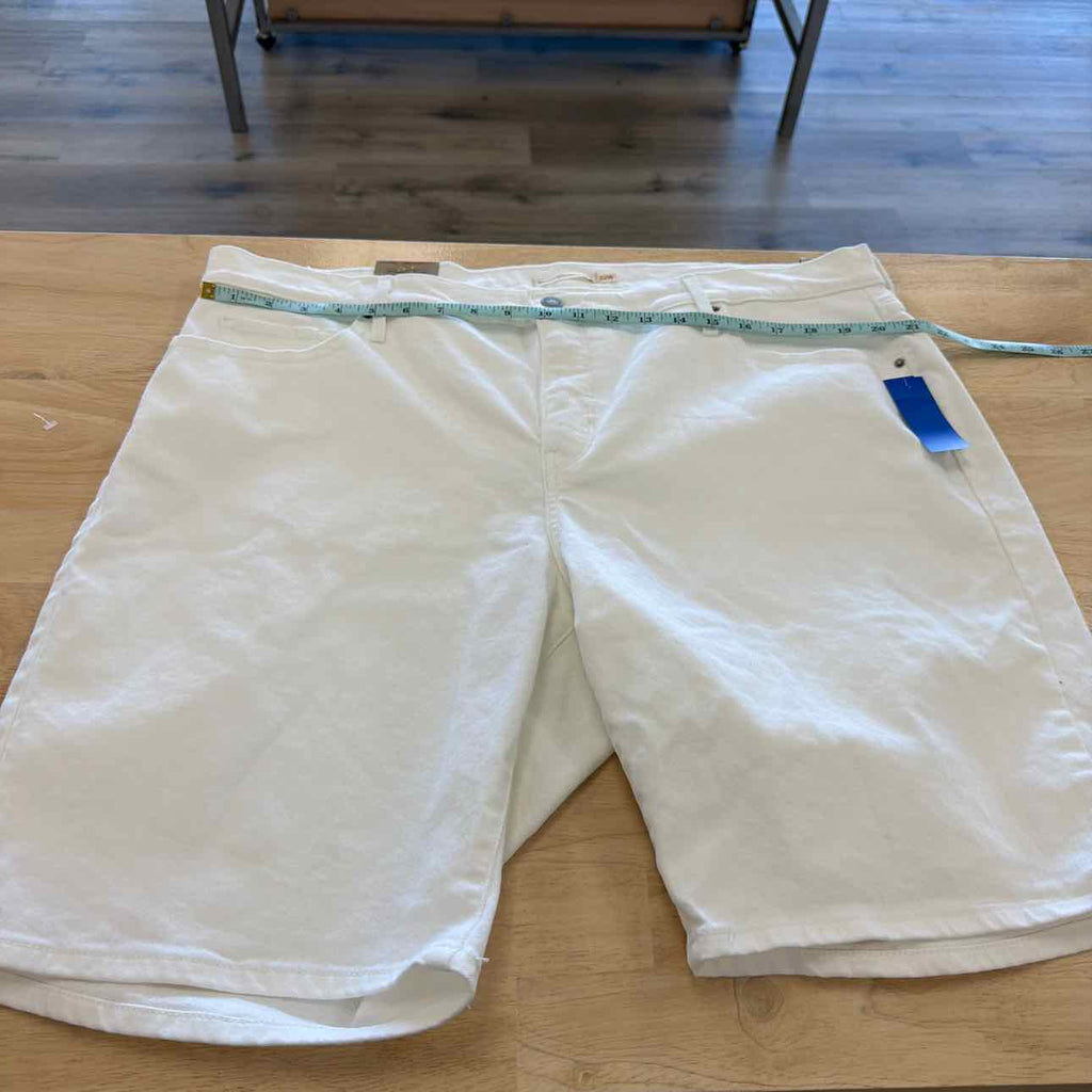 Levi's Women Size 22 White New Shorts Shaping Bermuda Women's Shorts plus sized