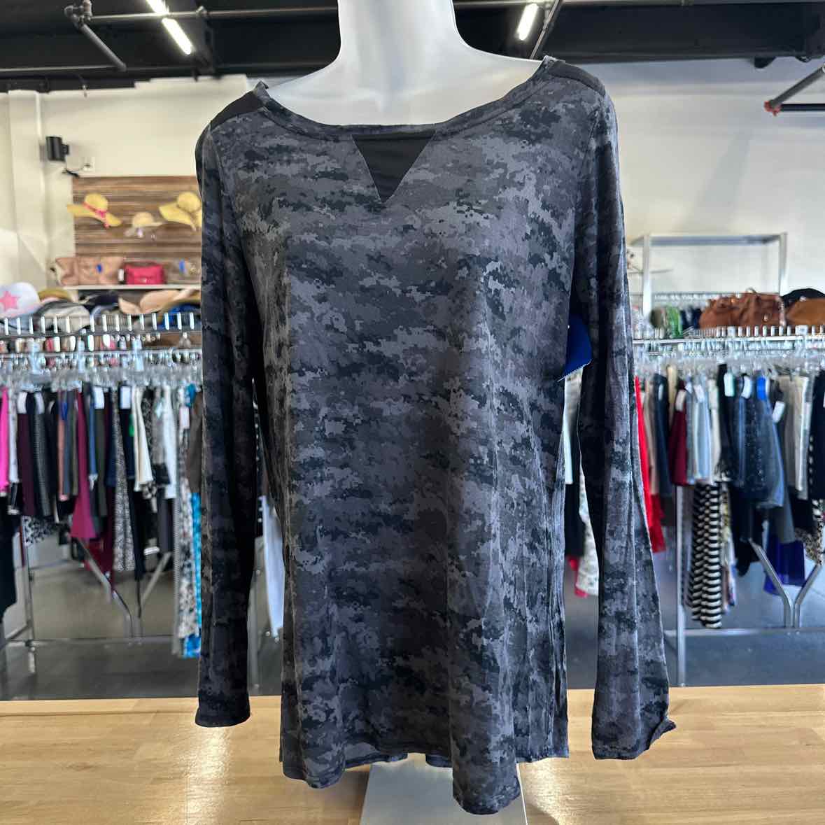 Calvin Klein Size M Black Long Sleeve