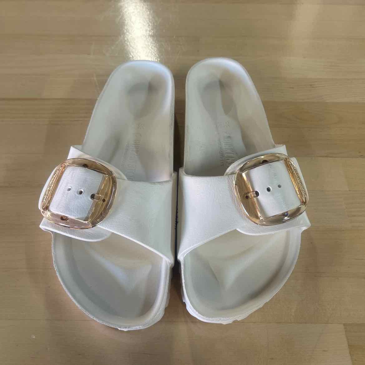 Birkenstock Size 7.5/8 White Preloved Sandals