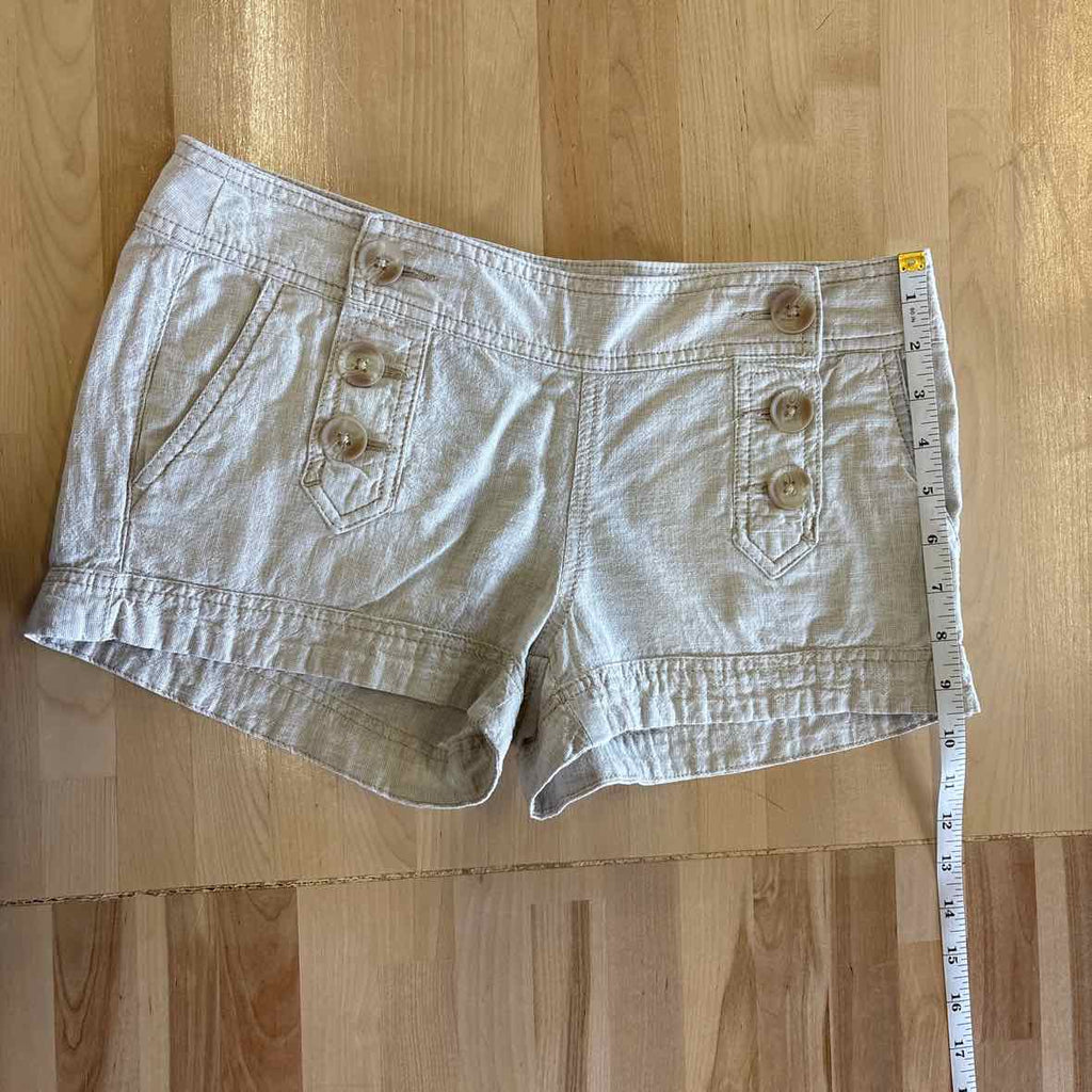 Express Size 6 Beige Shorts