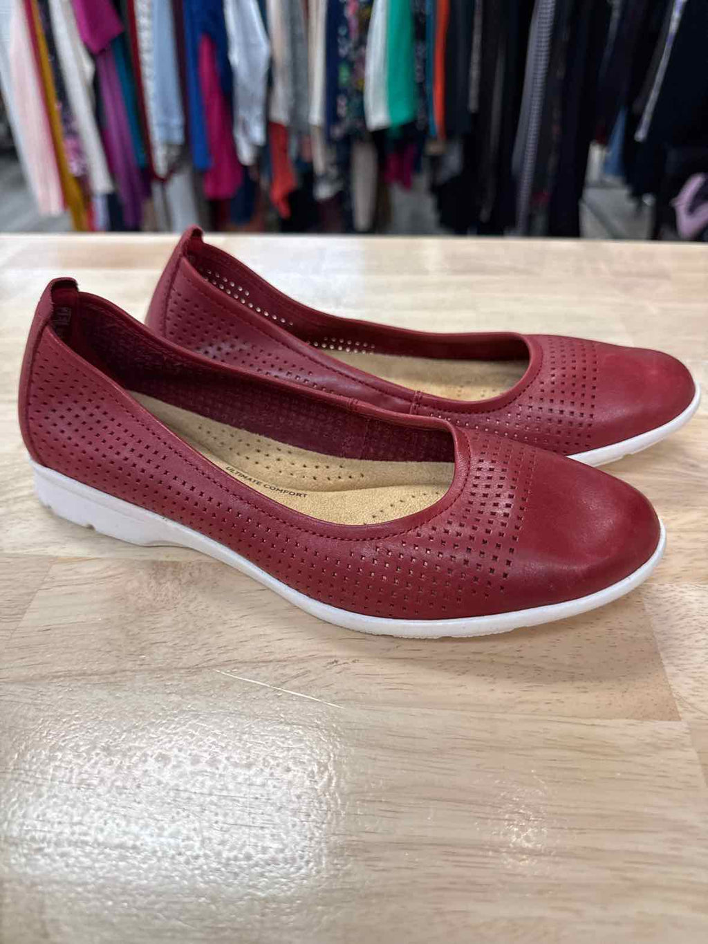Clarks Size 6 Red Preloved Slip On